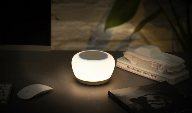 Luna smart lamp