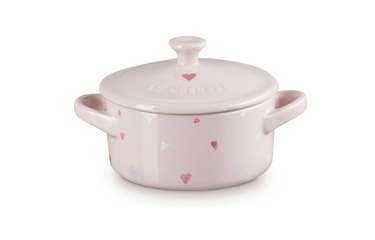 Μίνι κοκοτέ με ροζ καρδιά Le Creuset