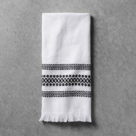 Hearth & Hand zwart / witte handdoek, $ 5,99