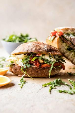 Antipasto Mozzarella Sandwich met Citroenpesto van Half Baked Harvest