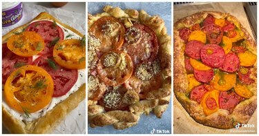 Un'immagine a tre riquadri di crostate al pomodoro con panna montata, porri e pesto.