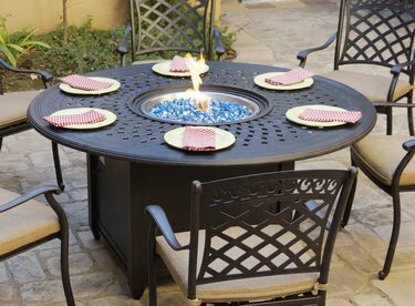 Lark Manor Muskegon Alumiini Propaani Outdoor Fire Pit Pöytä