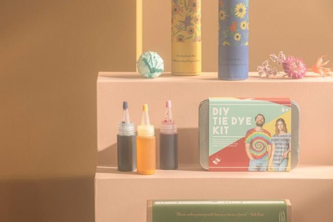 Kit Tie-Dye di Urban Outfitters, $ 18