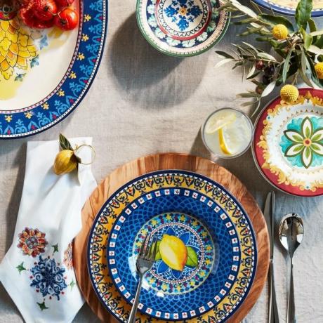 Williams Sonoma melamine borden