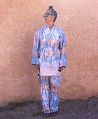 Amy Yeung da tribo Orenda em conjunto tie-dye roxo