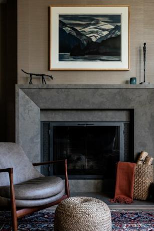 Consola de lareira contemporânea de pedra calcária por LeeAnn Baker Interiors