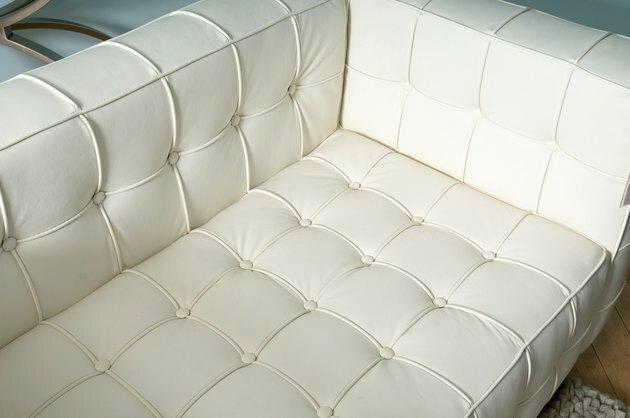 Hvit vinyl sofa