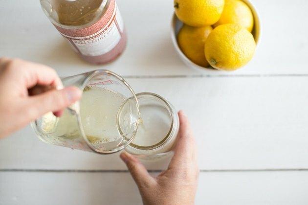 כיצד להכין סבון ידיים נוזלי לימון ושמן זית