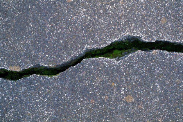 Fissure dans le béton