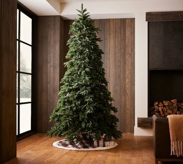 Valaistut Frasier Fir Faux -joulukuuset