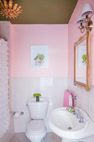 गुलाबी बाथरूम