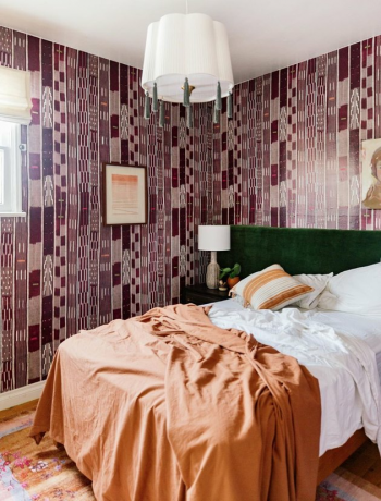 cores secundárias no quarto com roxo, verde e laranja