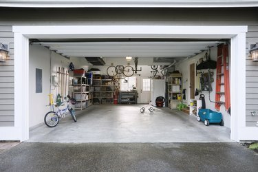 Garažas