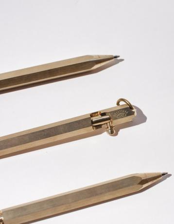 mosiężny długopis od Ink & Osprey Studio