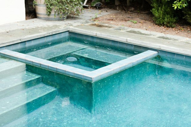 Jacuzzi costruita in piscina