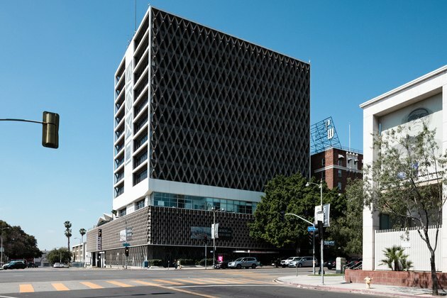 आइरिस अलोंजो मचान - अमेरिकन सीमेंट बिल्डिंग