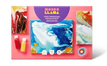 Target mondo llama Kickin 'Kaleidoscope Paint Pouring Kit