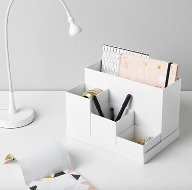 Organizador de mesa Tjena, $ 4,99