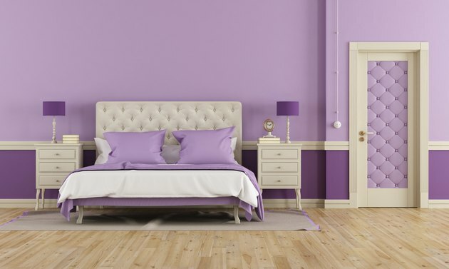 Violetti makuuhuone