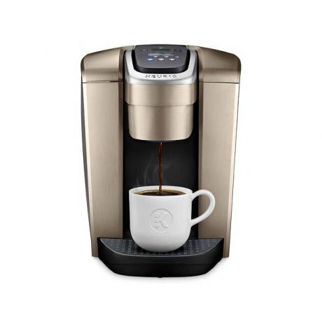 Dit koffiebrouwsel met één portie is niet alleen de perfecte kop koffie in slechts één minuut, maar ook u kunt de exacte temperatuur kiezen die u wilt, onder de Goldilocks van koffiedrinkers ons.