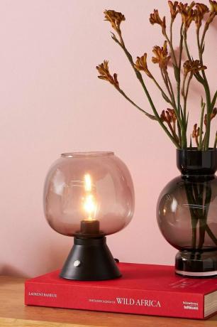Anthropologie Franklin Table Lantern, $ 108 iluminação ambiente
