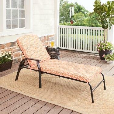 Sostegni Belden Park Cushion Steel Chaise Lounge da esterno