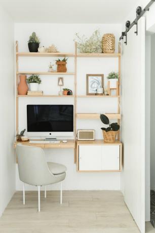 Open rekken kantoorhoek met schuurschuifdeur met Home Office Desk Ideas