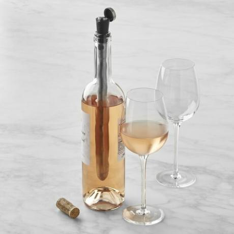 Corkcicle em garrafa de vinho