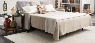 sofá-cama com colchão de gel queen size