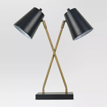 Projektna Olsonova svjetiljka sa dvije glave