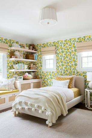 Armazenamento de animais empalhados no quarto da menina com portas de treliça e prateleiras abertas por Ginny MacDonald Design