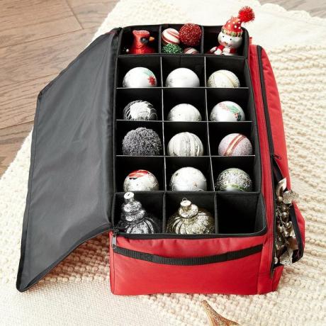 Recipiente de armazenamento de ornamento vermelho com divisórias e ornamentos redondos