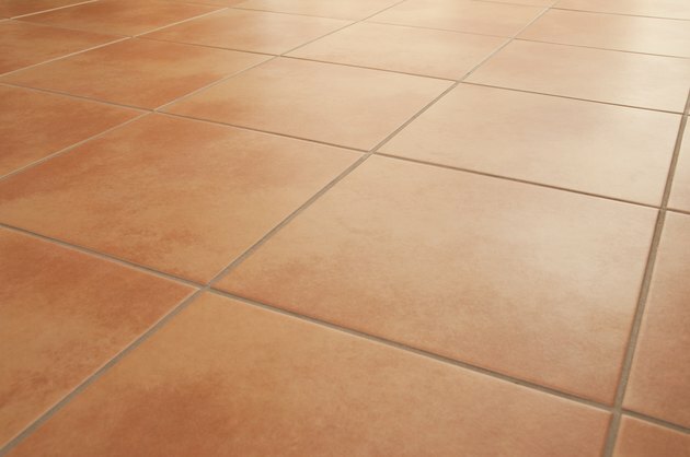 Terrakota põrandaplaatide puhas taust vähendab vaatenurka