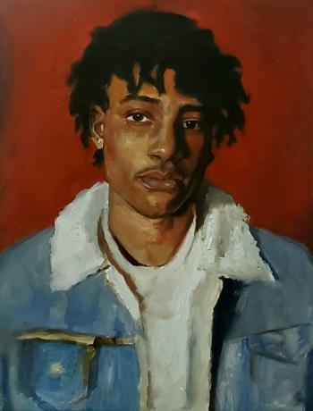 Retrato pintado de um jovem com dreadlocks curtos, vestindo uma camiseta branca e jaqueta jeans azul, contra uma parede vermelha