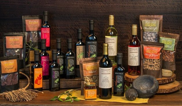 azeite de oliva de séka hills, vinagres, nozes e vinhos