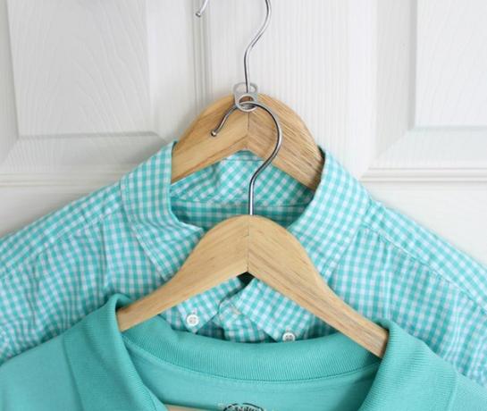Idéias para organizador de armários faça você mesmo com dois cabides de roupas com aba de refrigerante