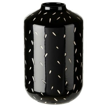 черно-бяла шарена ваза