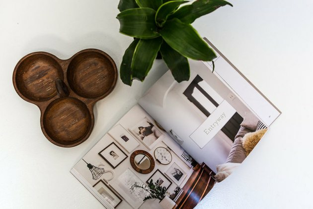 Kirsten Grove boek "Simply Styling" op tafel met plant