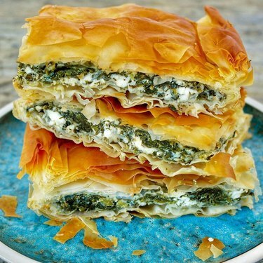 Alyvuogių pomidorų graikų Spanakopita