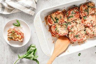 Casseruola di zuppa di pomodoro e formaggio alla griglia