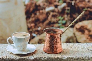 café turco em cezve