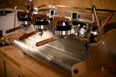آلة صنع القهوة الاحترافية بفوهة لتبخير الحليب