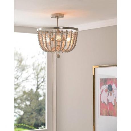 montagem semi-embutida estilo boho com contas de madeira