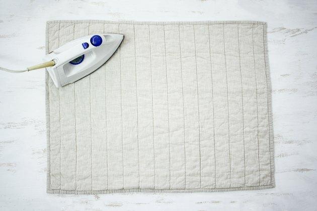 Σιδέρωμα στο μαξιλάρι ψεύτικο