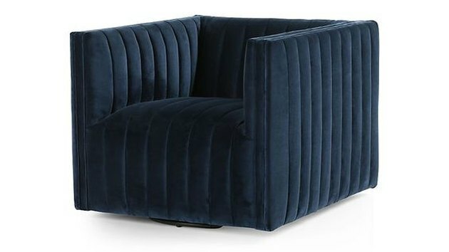 blauwe tuft art deco stoel van Crate and Barrel