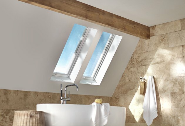 Kamar mandi dengan skylight