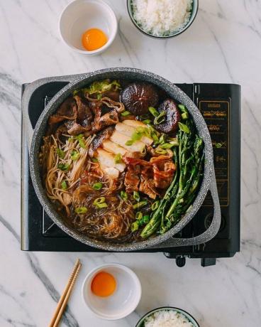 The Woks of Life Sukiyaki (uma refeição japonesa de uma panela)
