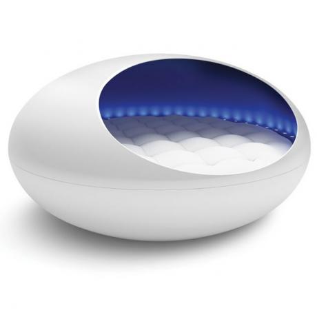 Witte pod met blauwe binnenverlichting en witte matras