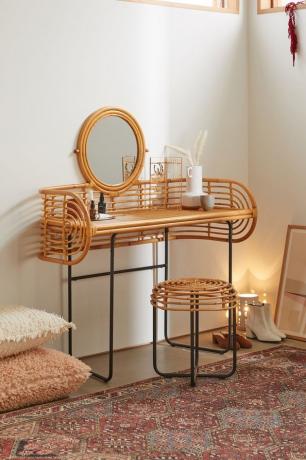Urban Outfitters Mikko Vanity so zodpovedajúcou stoličkou