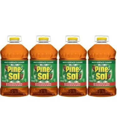 Τέσσερα μπουκάλια Pine Sol
